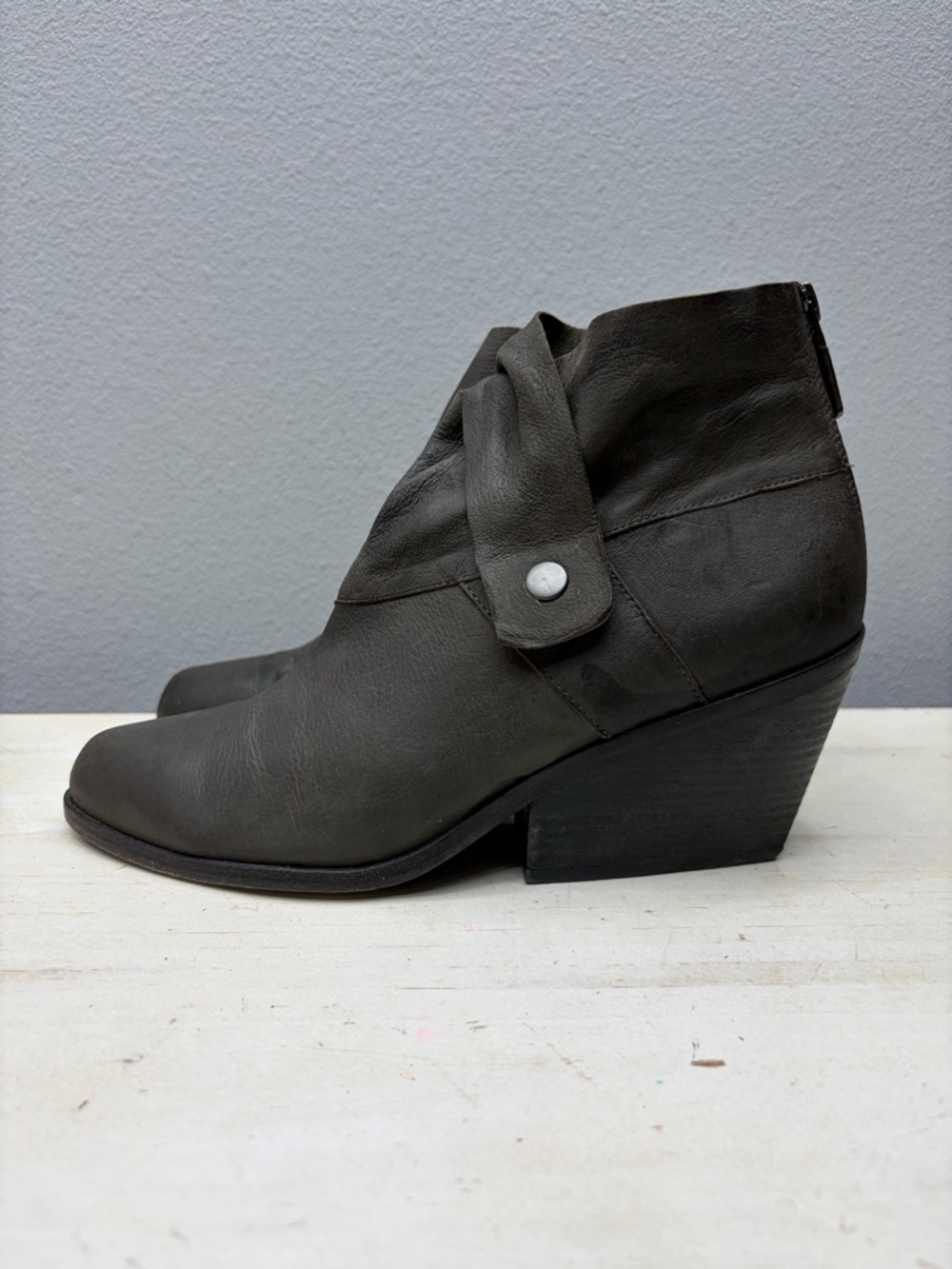 Eileen Fisher Womens Tag Boots Size 9 Brown Oiled Leather Booties Block Heel Zip